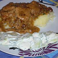 Baranina z szybkowaru z grzybami i czosnkiem wg Różyczki