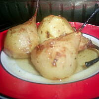 Aromatyczne pieczone gruszki o korzennym smaku kasiuli