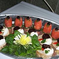 Alll Babeczki z łososia na pumperniklu