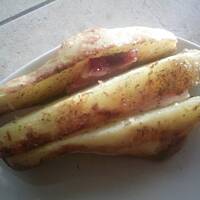 Pieczone ziemniaki przekładane boczkiem kasiuli