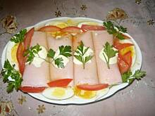 Fot. onlyred, Ruloniki z szynki z kremem chrzanowym