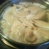 Pierogi z jabłkami, cynamonem i rodzynkami