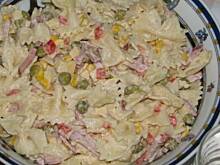 Fot. nolove33, Makaronowa sałatka z groszkiem i kukurydzą