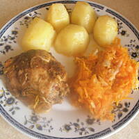 Kurczak pieczony z warzywami i ziemniaczkami