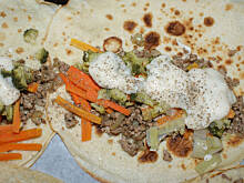 Fot. yloncia, Zapiekane nalesniki z warzywami i miesem