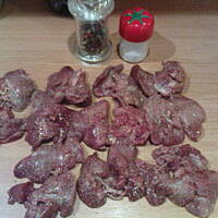 Wątróbki drobiowe z cebulką