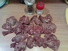 Fot. halus, Wątróbki drobiowe z cebulką