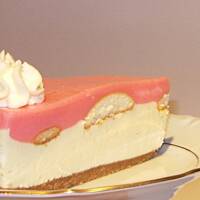 Sernik na zimno na ciastkowym spodzie