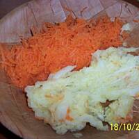 Surówka z czerwonej kapusty - prosta i smaczna.