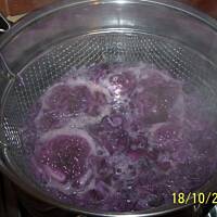 Surówka z czerwonej kapusty - prosta i smaczna.