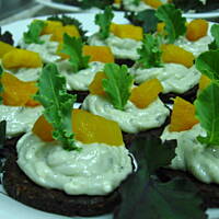 Pumpernikiel z pastą z rokpola