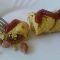 Naleśniki na szybko z kiełbaską i cebulką.