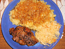 Fot. mariola2000, Pieczona karkówka w cebuli i jabłku wg M&Ł