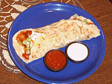 Fot. mariola2000, Burrito z kurczakiem, sałatką i sosami wg M&Ł