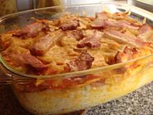 Fot. Rotell, Zapiekanka z kiełbasą i boczkiem