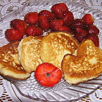 Racuszki z serem ricotta i truskawkami