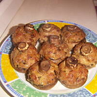 Pieczarki faszerowane miesem