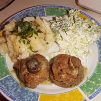 Pieczarki faszerowane miesem