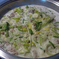 Gęsta zupka z mięsem i porami.