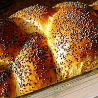 Chałka na jogurcie, bardzo puszysta, z chrupiacą skórką