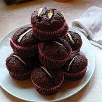 Lekkie muffiny czekoladowe z jabłkiem