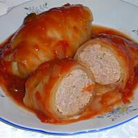 Gołąbki z kaszą jęczmienną w sosie cebulowo paprykowym wg Różyczki