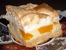 Fot. Agussia834, Puszysty sernik z brzoskwiniami