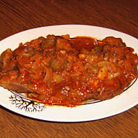 Karkowka pieczona z ogorkami w sosie pomidorowym wg M&Ł