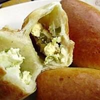 pieróg lub pierożki drozdżowe, na kefirze