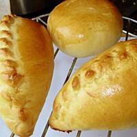 pieróg lub pierożki drozdżowe, na kefirze