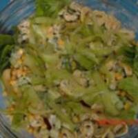 Sałatka z uszkami mięsnymi