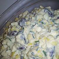 Salatka kolorowa z zoltym serem