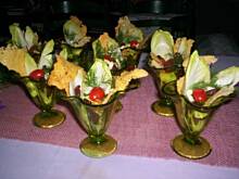 Fot. Mantu, Sałatka - przekąska z serowym waflem