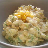 Sałatka ziemniaczana jajeczno pieczarkowa z czosnkowym aromatem kasiuli