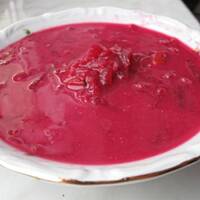 Barszcz zabielany z ziemniakami