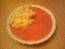 Fot. Batka, Czerwony barszcz z wysepką