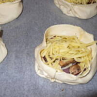 Schab w sakiewce z ciasta francuskiego