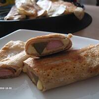 Naleśnikowe zawijańce z parówką