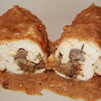 Indyczne roladki z farszem wątróbkowo jabłkowym kasiuli