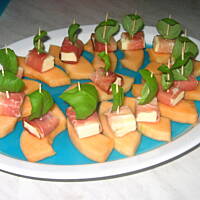 Melon z szynką parmeńską i mozzarellą