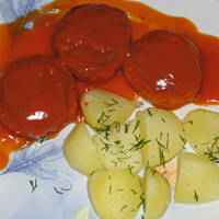 Kotlety z jajek w sosie pomidorowym