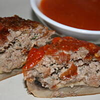 Pieczarki z nadzieniem mięsno serowym z pomidorowym sosem kasiuli