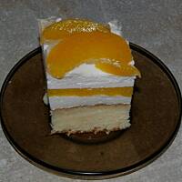 szampańskie ciasto z brzoskwiniami