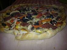 Fot. kszychooo, pizza na kamieniu - cienkie, idealne ciasto!