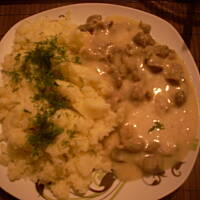 Żołądki w sosie chrzanowym