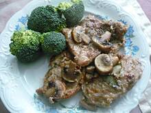 Fot. onlyred, Łopatka z pieczarkami i cebulą