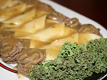 Fot. kasiul_a, Przekąska z sera nadzianego pastą z wątróbki na słodko kasiuli