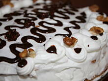 Fot. kasiul_a, Ciasto orzechowe -  wilgotne z śmietankowym kremem i truskawkami kasiuli