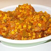 Ryba w zalewie z ogórkami i kukurydzą