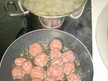 Fot. Zombi, Klopsiki szwedzkie